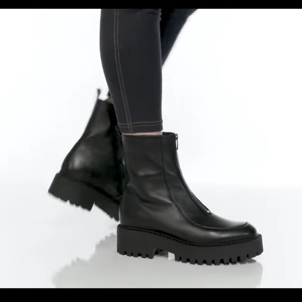 La CANADIENNE Black Combat Boots